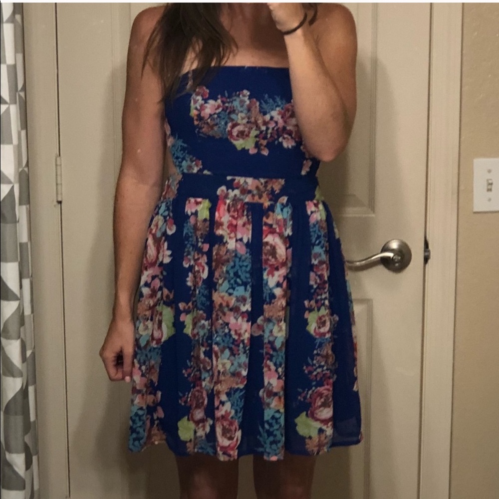 Blue strapless tie in the back dress!